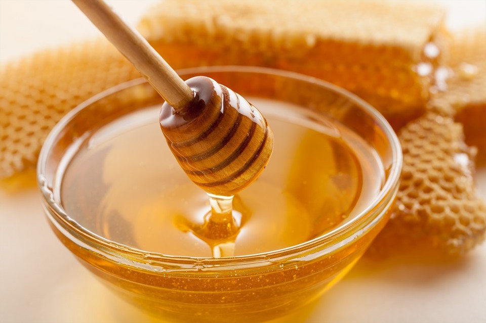 Nước ấm pha mật ong có tác dụng gì cho sức khoẻ?